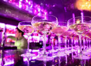 Uzavírání parku a odchod do baru